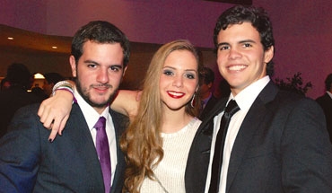 José Luis Estrada, Alexa Goldstein y Alejandro Santos.