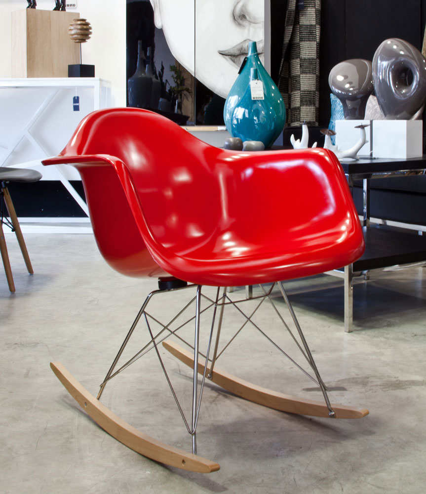 Rocking chair en rojo $399 + IVA Bhome Plaza Navona