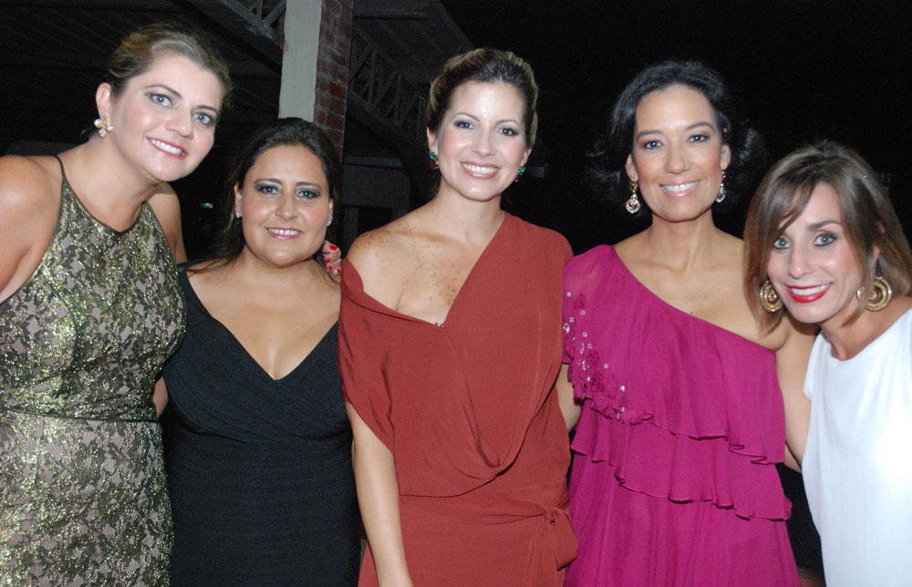 Andrea de Parducci, Gina Suárez, María Gracia Castro, Andrea de Manrique y Marité de Weisson.