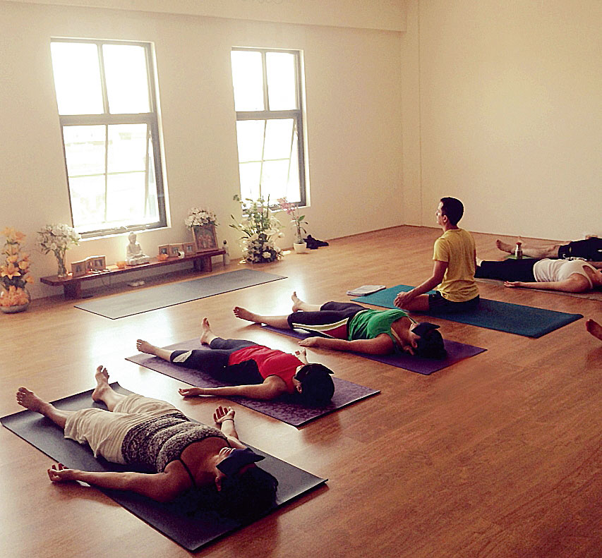 17 Ideas De Diseño De La Sala De Yoga Sala De Yoga Diseño De La Sala De Yoga Salas De Yoga