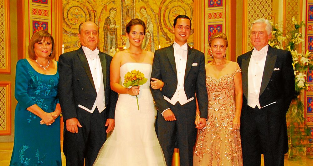 Tanny Barriga de Aguirre, Julio Aguirre, los novios, María Eugenia Febres-Cordero de Bjarner y Christian Bjarner.