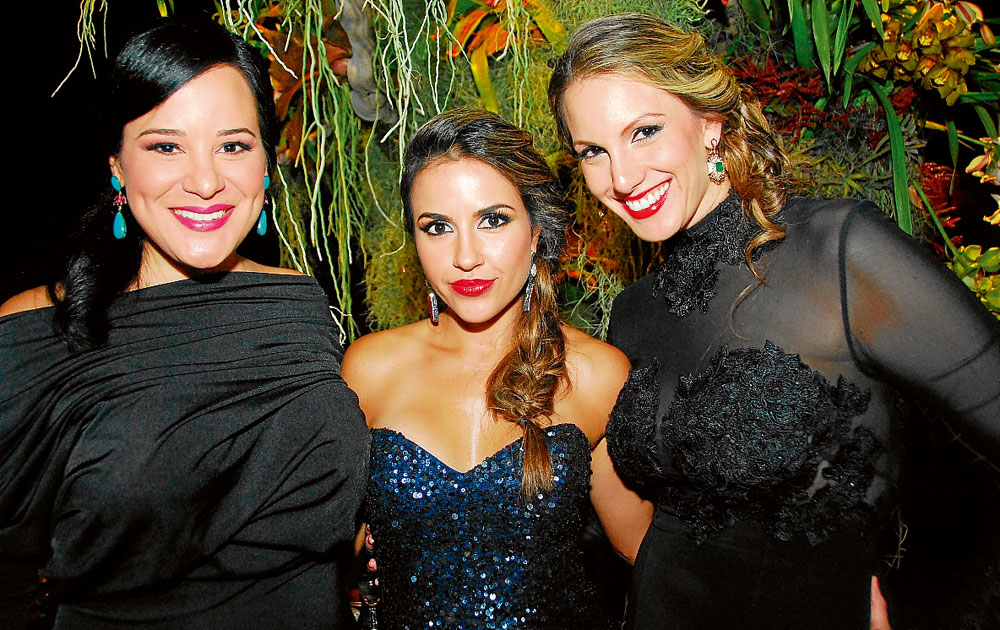 Priscila Patiño, Isabel Hidalgo y Chiqui de Aguirre.