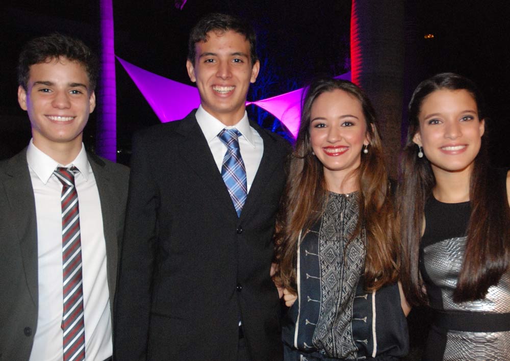 Carlos Torres, Leonardo Guevara, Adriana Pino y Ana Cristina Navarrete.