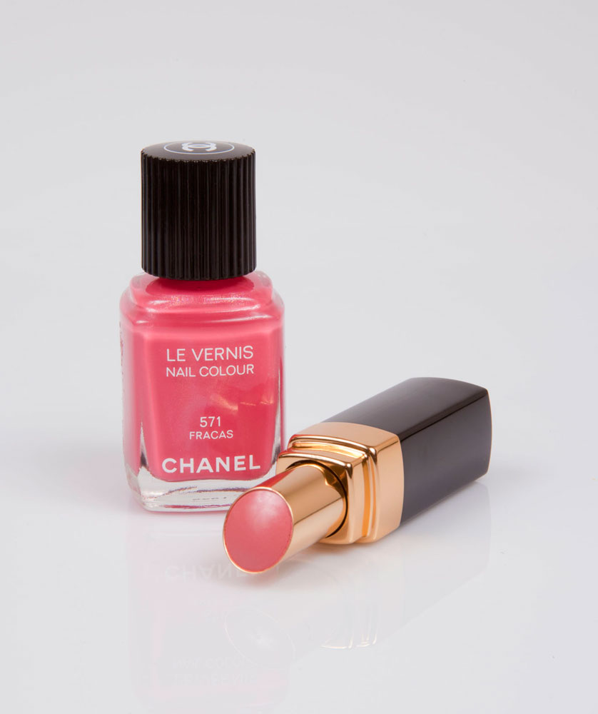 Opte por los rosas. Tonos nuevos de Chanel. Esmalte tono Fracas $ 34 Lápiz de labios brillante Saga $ 43 Las Fragancias Village Plaza Policentro