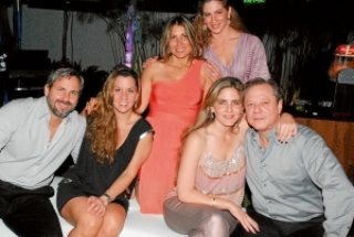 Andrés Alarcón, María Fernanda de Alarcón, Sonia Baquerizo, Silvana Carrera de Gómez, Doménica Tabacci de Moeller y Heinz Moeller.