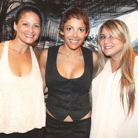 Piedad Bellolio, la artista y Pamela Morales.