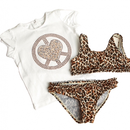 Bikini para niñas animal print $19,99. Camiseta $17.99. EPK, Riocentro de Entre Ríos y Los Ceibos, Mall del Sol.