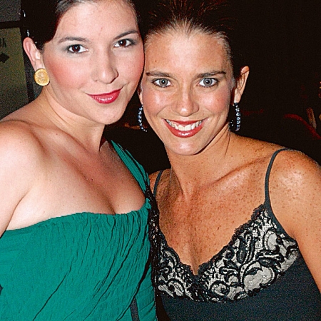 Cristina Chavarría de Medina y Gisela de Henríquez 