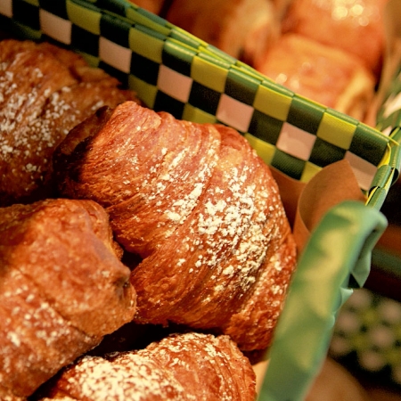 Croissants rellenos de chocolate