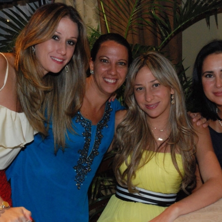 Denise Jaramillo de Zambrano, Margarita Vidal, Mónica Jaramillo y María Ayala