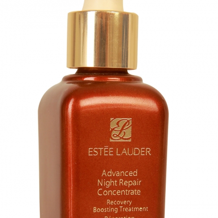 De Estee Lauder, reparador concentrado celular para ojos y rostro $ 92 y $ 152. Las FraganciasVillage Plaza y Policentro