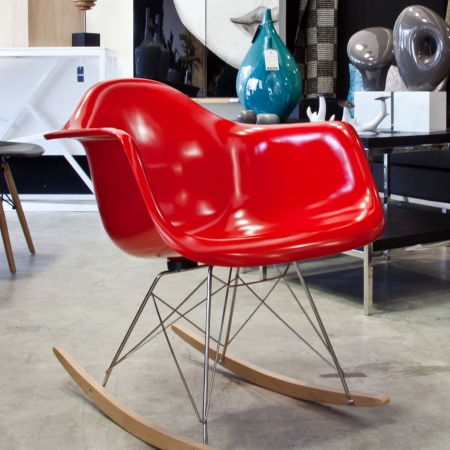 Rocking chair en rojo $399 + IVA Bhome Plaza Navona