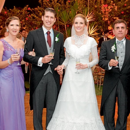 Fernando Ampuero Velasco, Martha Trujillo de Ampuero, los novios, Jhonny Béjar Portilla y María del Pilar García de Béjar.