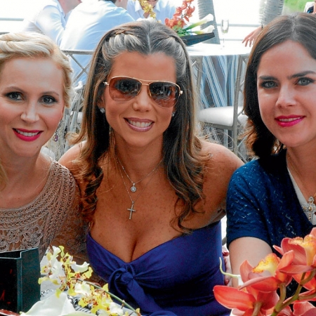 Vanessa Graf de Salcedo, Julie Vidaurreta de Baquerizo y Chiqui Carvajal.