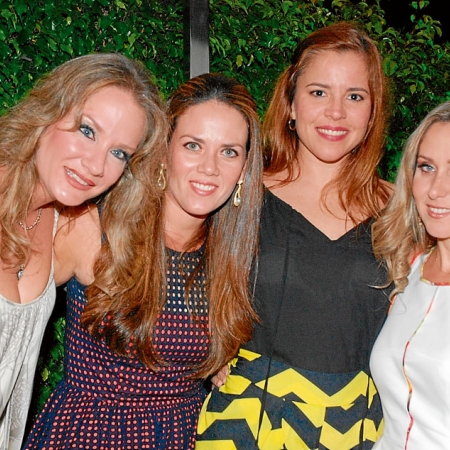 Ana Cristina de Rizzo, María Fernanda de Antón, Silvana Parodi y Claudia Noboa de Vernaza.