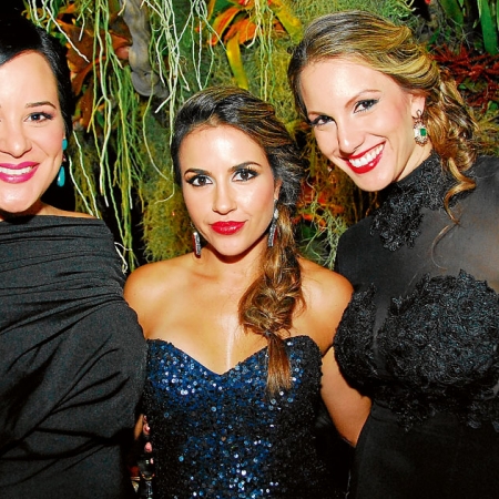 Priscila Patiño, Isabel Hidalgo y Chiqui de Aguirre.