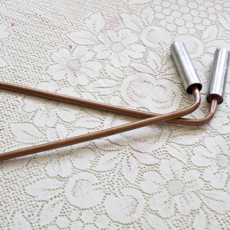 Varillas de cobre que se usan en la radiestesia.