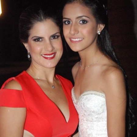 Paola Andrade de Velasco e Isabela Vivar. Paola Andrade de Velasco e Isabela Vivar.