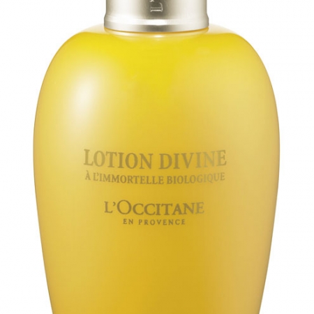 Crema y loción Divina de L´Occitane, 7 ingredientes naturales para combatir el envejecimiento.  $ 172 y $ 71  L´Occitane  Village Plaza  San Marino