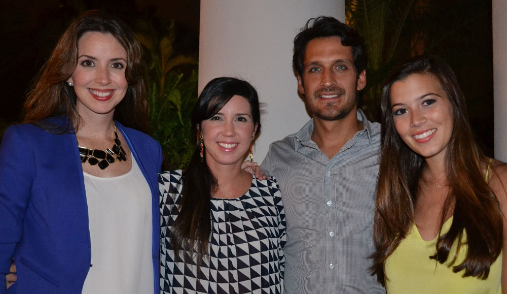 Ivy de Rosales, María de Jouvín, Óscar Bjarner y Paulina Dassum 