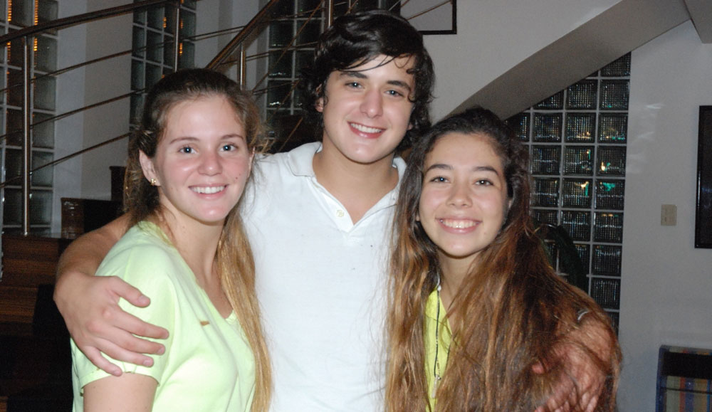 Wichi Bejarano, Daniel Suárez e Isabela Arcos